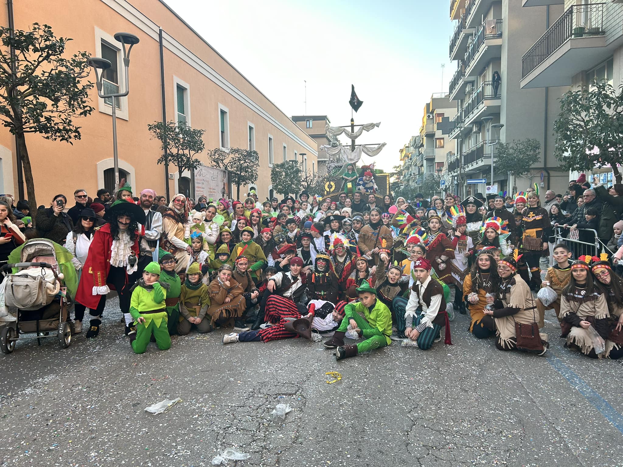 Carnevale: seconda sfilata di carri e gruppi mascherati